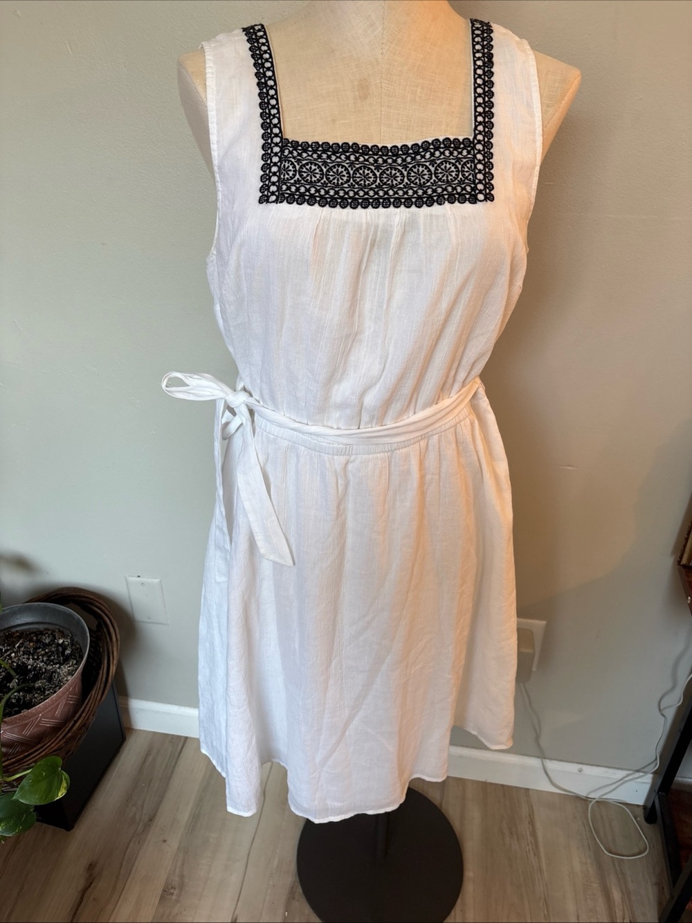 Talbots White Midi Dress 100% cotton,with Black Lace Yoke